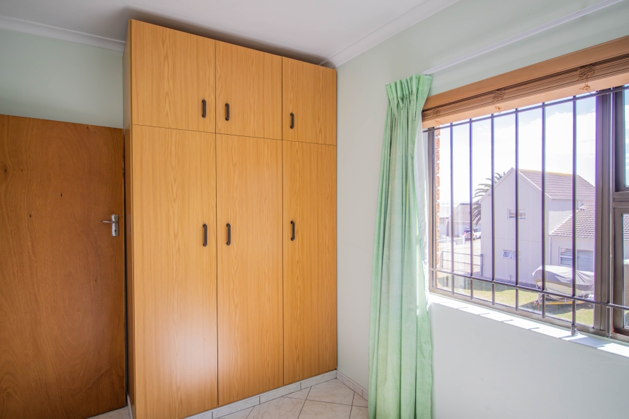 6 Bedroom Property for Sale in Myburgh Park Western Cape